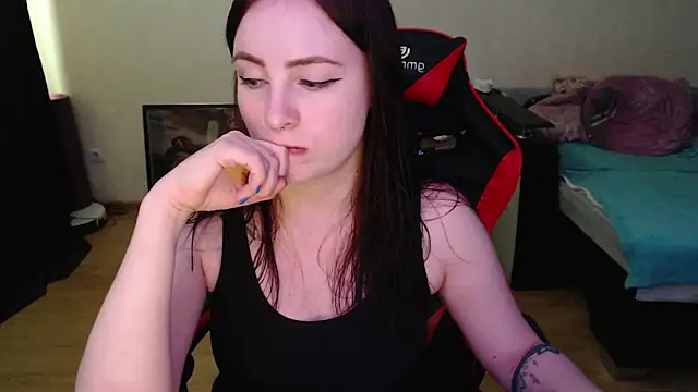 Laralianna online show from April 2026 10:29:02 AM