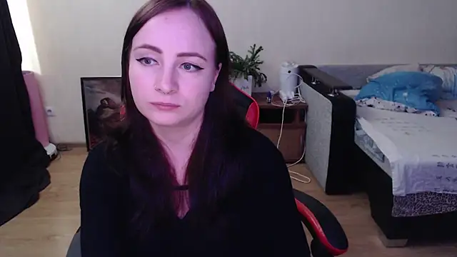 Snapshot of Laralianna chatting on June 2026 10:18:02 AM Laralianna online show from June 2026 10:18:02 AM