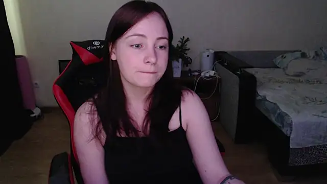 Snapshot of Laralianna chatting on June 2026 07:33:01 AM Laralianna online show from June 2026 07:33:01 AM
