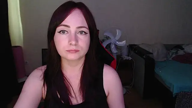 Snapshot of Laralianna chatting on July 2026 01:52:02 PM Laralianna online show from July 2026 01:52:02 PM