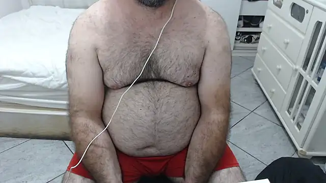 Snapshot of MysterBearMG chatting on November 2025 11:32:01 PM MysterBearMG online show from November 2025 11:32:01 PM