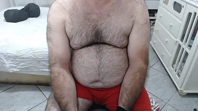 Snapshot of MysterBearMG chatting on November 2025 10:12:01 PM MysterBearMG online show from November 2025 10:12:01 PM