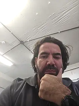 Snapshot of MysterBearMG chatting on December 2025 03:40:02 PM MysterBearMG online show from December 2025 03:40:02 PM