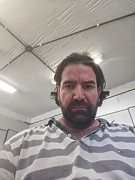 Snapshot of MysterBearMG chatting on December 2025 03:10:01 PM MysterBearMG online show from December 2025 03:10:01 PM