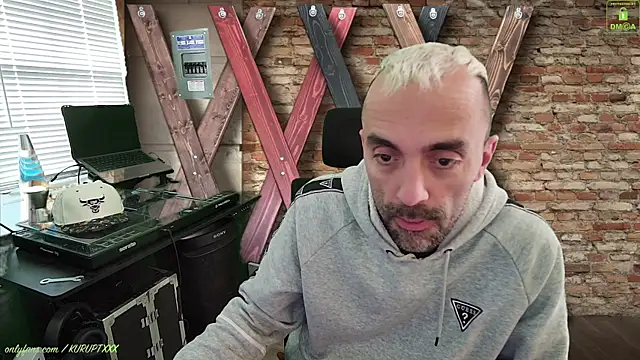 Snapshot of kuruptxxx_live chatting on January 2025 08:03:02 PM kuruptxxx live online show from January 2025 08:03:02 PM