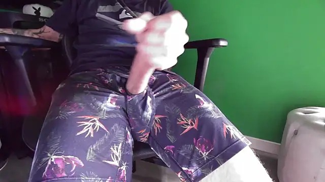 Snapshot of kuruptxxx_live chatting on November 2025 02:11:01 PM kuruptxxx live online show from November 2025 02:11:01 PM