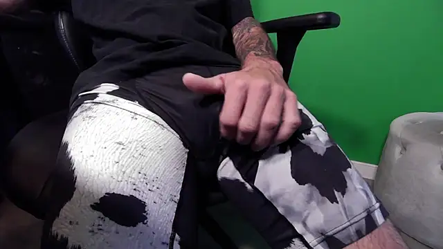 Snapshot of kuruptxxx_live chatting on November 2025 01:23:01 PM kuruptxxx live online show from November 2025 01:23:01 PM