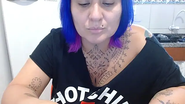 Snapshot of vaholiver chatting on November 2025 06:07:02 PM vaholiver online show from November 2025 06:07:02 PM