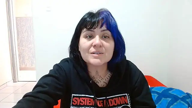 Snapshot of vaholiver chatting on June 2026 03:58:01 PM vaholiver online show from June 2026 03:58:01 PM