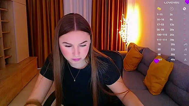  Mia Adams online show from November 2025 10:15:02 AM