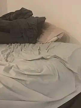 sweeti Em online show from April 2026 07:58:01 PM