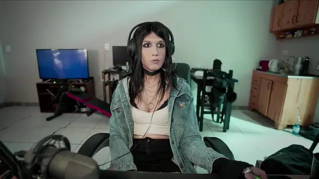 Snapshot of brenda_nataliaok chatting on January 2025 02:11:01 AM brenda nataliaok online show from January 2025 02:11:01 AM