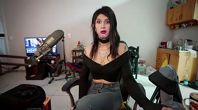 Snapshot of brenda_nataliaok chatting on March 2025 05:57:02 AM brenda nataliaok online show from March 2025 05:57:02 AM