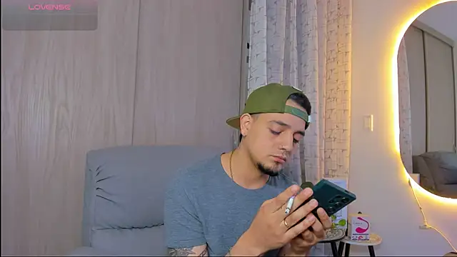 alejandro calderon1 online show from November 2025 06:02:02 AM