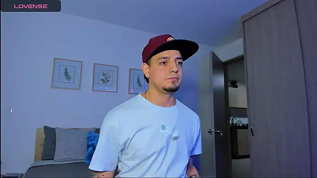 alejandro calderon1 online show from November 2025 12:56:02 AM