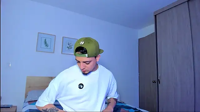 alejandro calderon1 online show from November 2025 08:50:02 AM