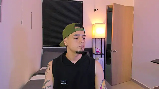 alejandro calderon1 online show from April 2026 05:23:01 AM