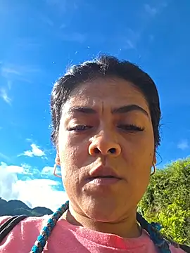 Snapshot of Hannah-grace chatting on October 2025 09:19:02 PM Hannah-grace online show from October 2025 09:19:02 PM