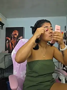 Snapshot of Hannah-grace chatting on November 2025 01:00:02 PM Hannah-grace online show from November 2025 01:00:02 PM