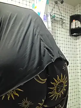 Snapshot of Hannah-grace chatting on November 2025 10:25:02 AM Hannah-grace online show from November 2025 10:25:02 AM