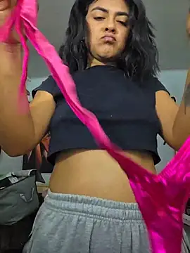 Snapshot of Hannah-grace chatting on November 2025 10:29:01 AM Hannah-grace online show from November 2025 10:29:01 AM