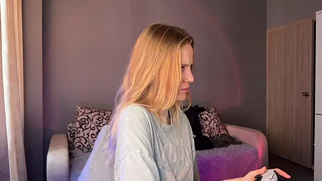 Chanel Gill online show from September 2025 06:37:02 AM