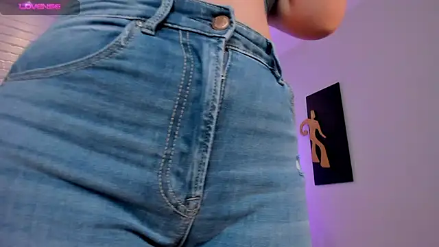 Snapshot of JennaOlsonX chatting on January 2025 04:51:02 PM JennaOlsonX online show from January 2025 04:51:02 PM