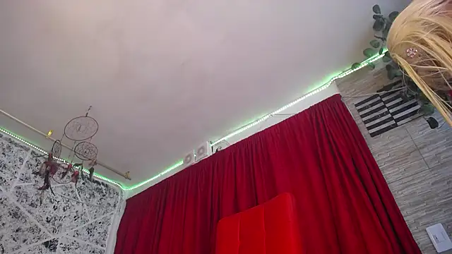 Snapshot of hornytsblonde chatting on February 2026 01:27:02 PM hornytsblonde online show from February 2026 01:27:02 PM