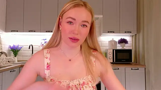 Veronika Mitchel online show from November 2025 03:07:02 PM