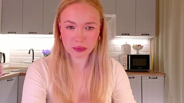 Veronika Mitchel online show from March 2026 04:07:02 PM