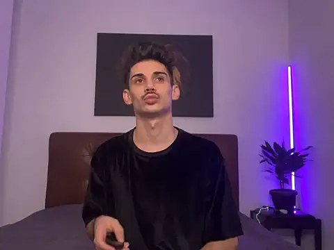 Snapshot of DanielCrush1 chatting on January 2025 10:37:02 AM DanielCrush1 online show from January 2025 10:37:02 AM