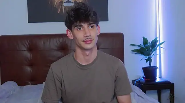 Snapshot of DanielCrush1 chatting on March 2025 04:22:02 PM DanielCrush1 online show from March 2025 04:22:02 PM