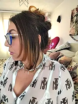 Snapshot of Myrnasexxx chatting on October 2025 04:19:01 PM Myrnasexxx online show from October 2025 04:19:01 PM