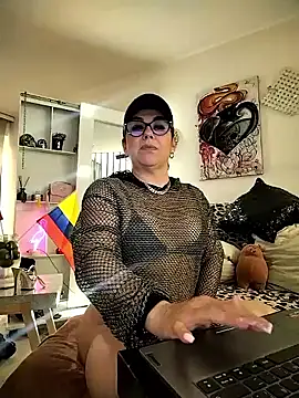 Snapshot of Myrnasexxx chatting on November 2025 09:21:02 PM Myrnasexxx online show from November 2025 09:21:02 PM