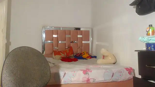 Snapshot of Kristal_Cox1 chatting on October 2025 09:45:01 AM Kristal Cox1 online show from October 2025 09:45:01 AM