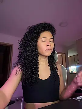 GabriSaenz online show from January 2025 01:01:01 AM