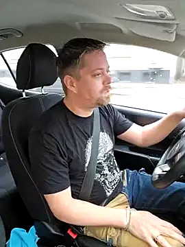 Trucker Hunter online show from December 2024 12:12:02 PM