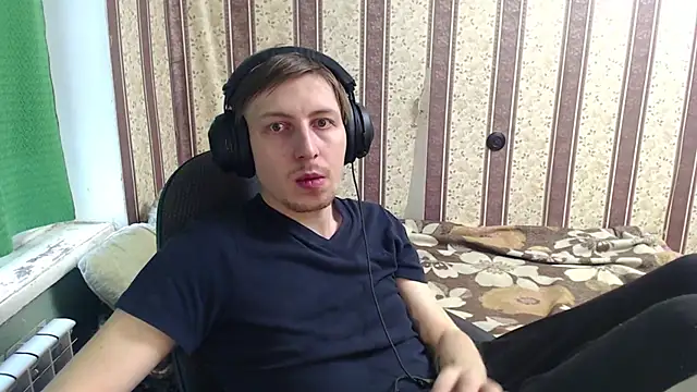 Snapshot of darienlarge chatting on November 2025 09:00:02 AM darienlarge online show from November 2025 09:00:02 AM