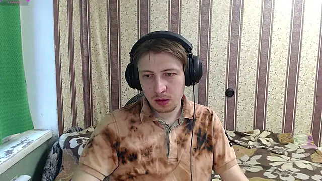 Snapshot of darienlarge chatting on November 2025 10:27:01 AM darienlarge online show from November 2025 10:27:01 AM