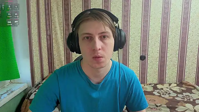 Snapshot of darienlarge chatting on December 2025 07:03:02 AM darienlarge online show from December 2025 07:03:02 AM