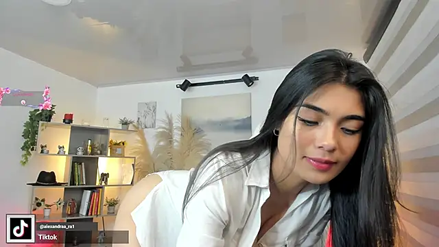 Snapshot of Alexandra_ra chatting on December 2024 12:08:01 AM Alexandra ra online show from December 2024 12:08:01 AM