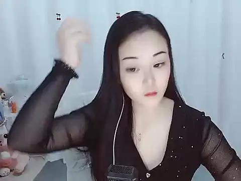 Snapshot of Angel-C chatting on December 2025 01:33:02 AM Angel-C online show from December 2025 01:33:02 AM