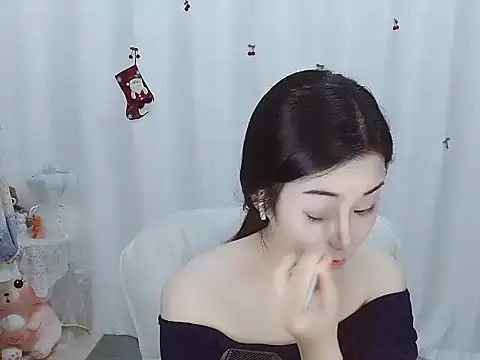 Snapshot of Angel-C chatting on December 2025 01:25:02 AM Angel-C online show from December 2025 01:25:02 AM