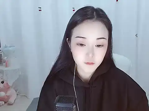 Snapshot of Angel-C chatting on January 2026 01:43:02 AM Angel-C online show from January 2026 01:43:02 AM