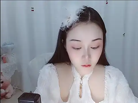 Snapshot of Angel-C chatting on February 2026 01:43:02 AM Angel-C online show from February 2026 01:43:02 AM