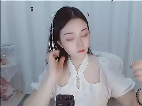 Snapshot of Angel-C chatting on February 2026 01:35:02 AM Angel-C online show from February 2026 01:35:02 AM