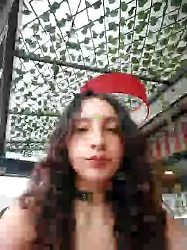 Snapshot of _Laary chatting on December 2024 07:40:02 PM  Laary online show from December 2024 07:40:02 PM