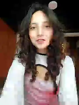 Snapshot of _Laary chatting on January 2025 08:04:01 PM  Laary online show from January 2025 08:04:01 PM