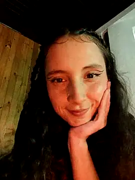 Snapshot of _Laary chatting on March 2025 09:45:02 PM  Laary online show from March 2025 09:45:02 PM