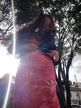 Snapshot of _Laary chatting on October 2025 09:04:02 PM  Laary online show from October 2025 09:04:02 PM